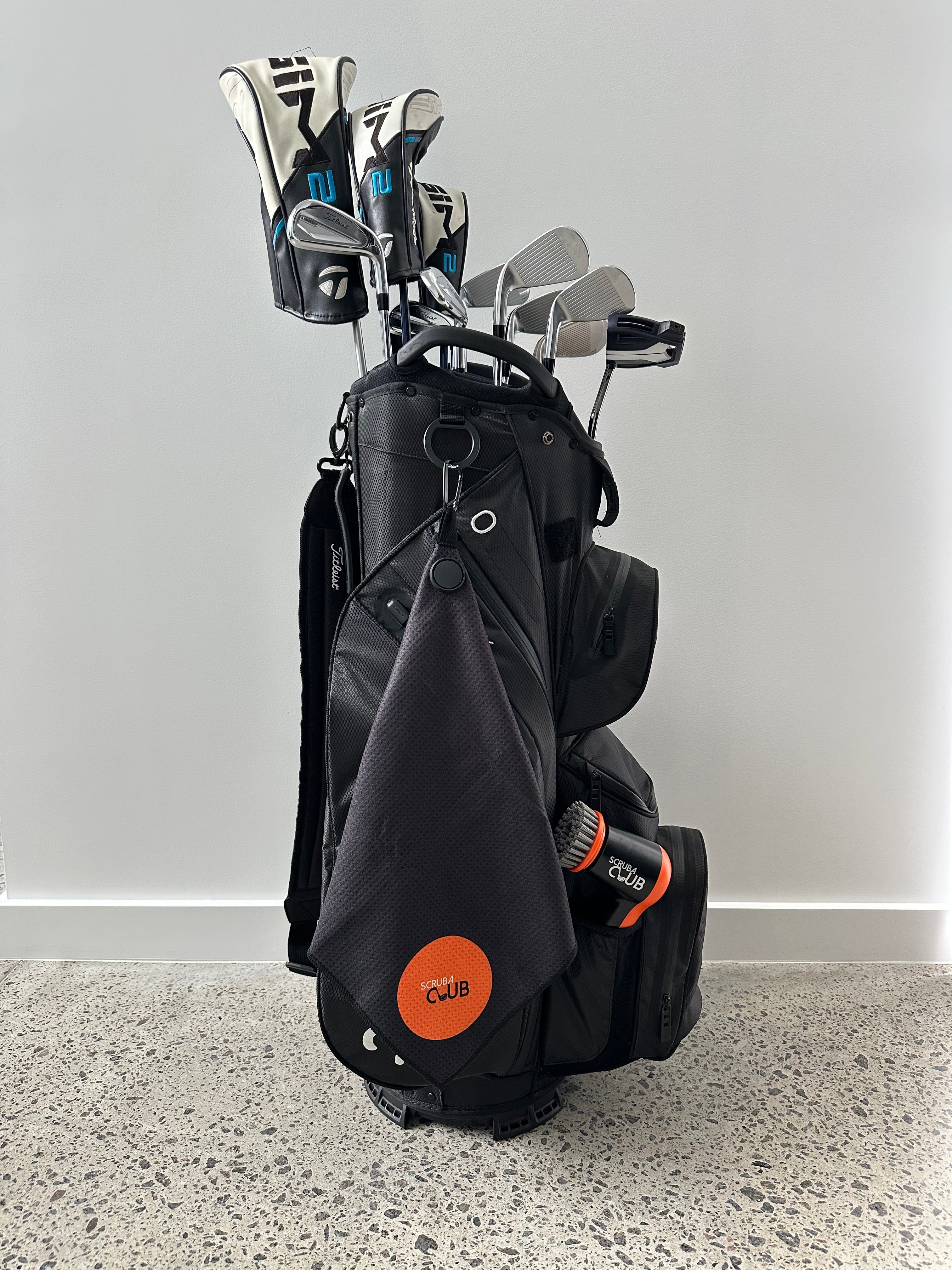 Scrubaclub DUO Pack Bundle + TWO Towels